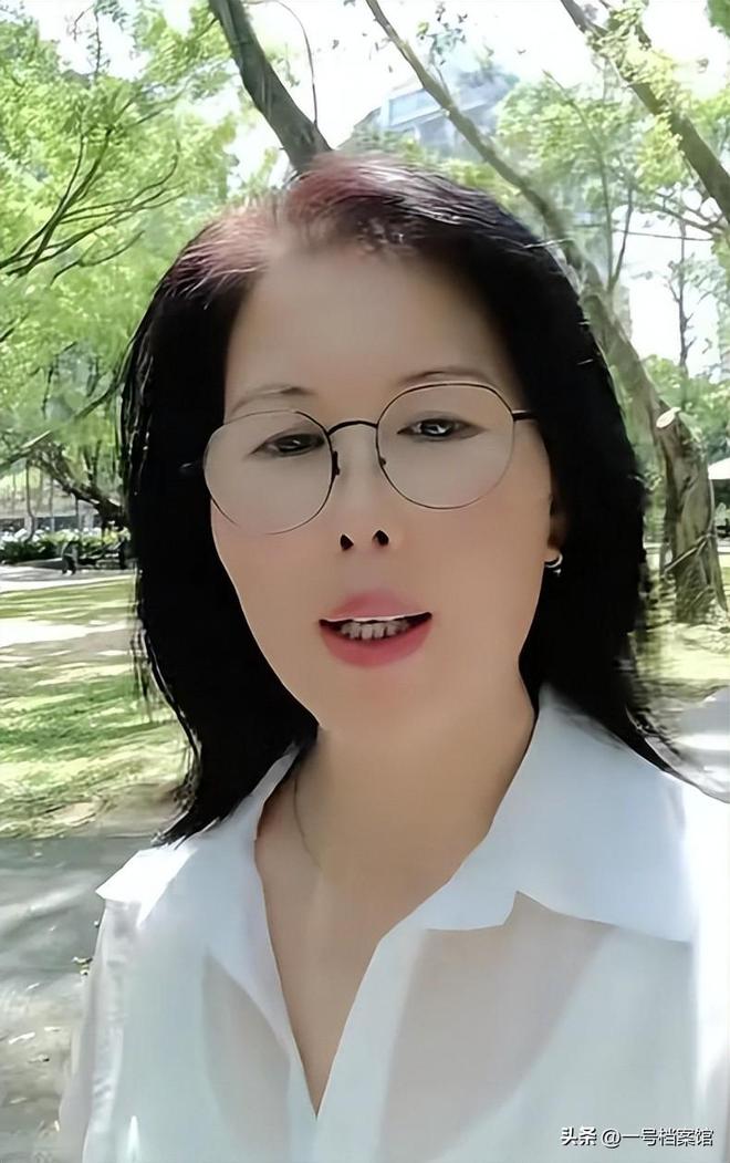 小菲两个举动表态小杨阿姨下场助攻新葡京S妈具俊晔联手提告仅3天汪(图3)
